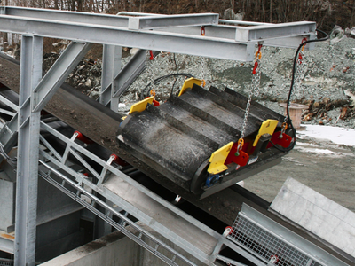 Crossbelt Overband Magnet Conveyor: Automated Ferrous Metal